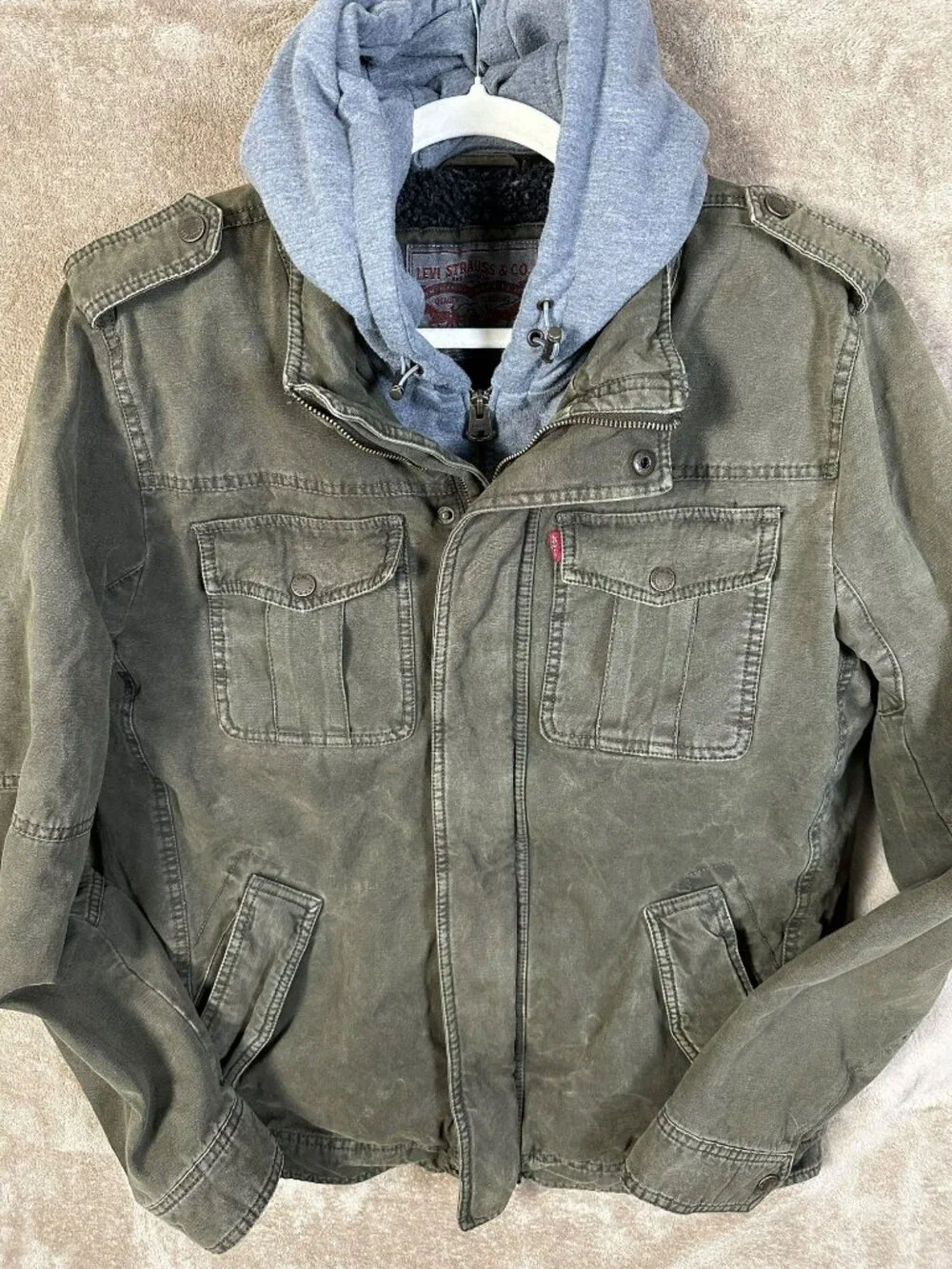 Levis snap laid